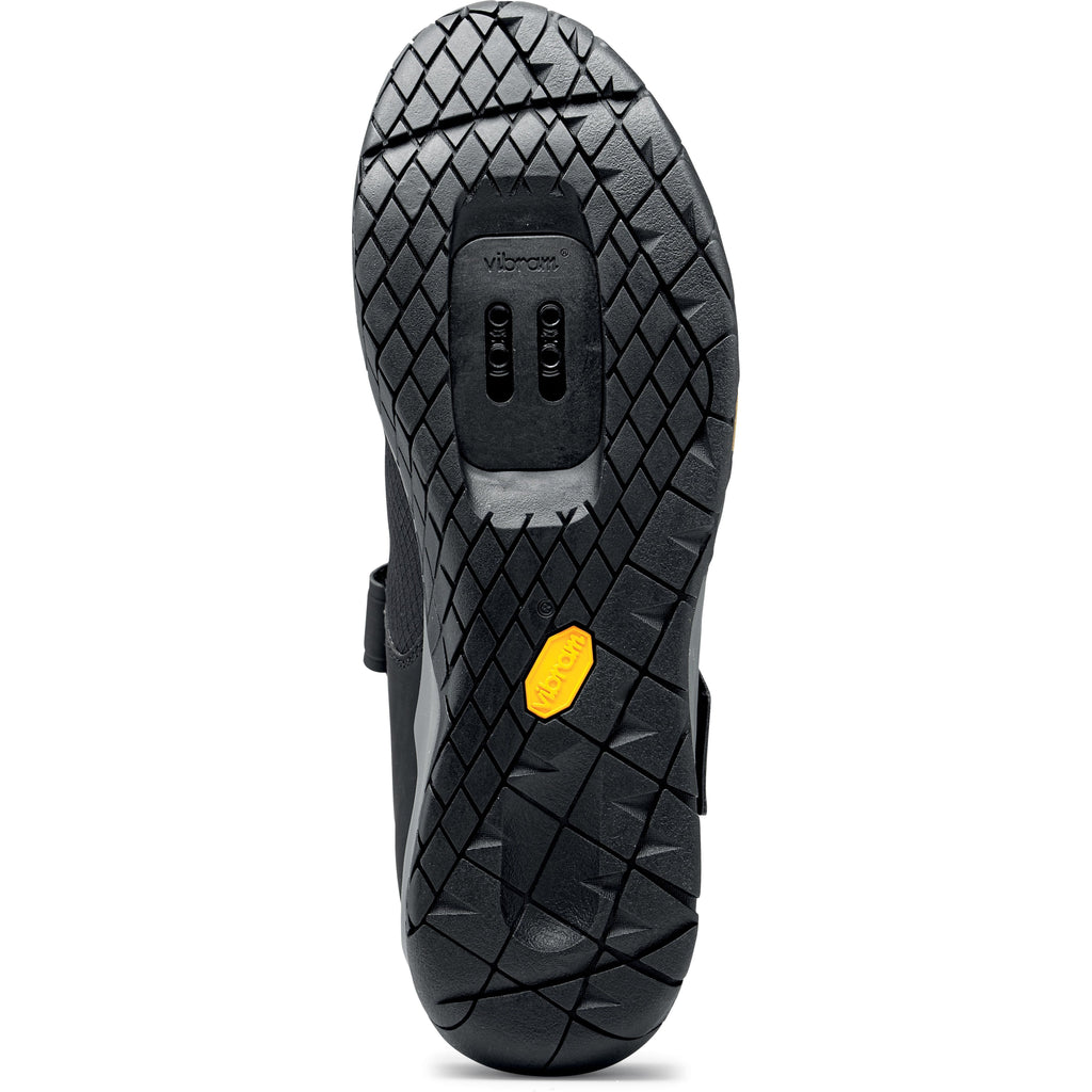 Par voie terrestre Plus