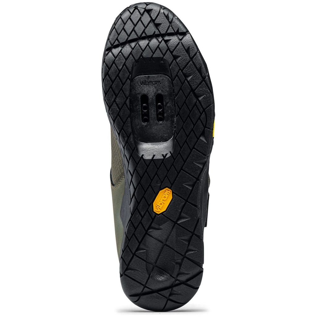 Par voie terrestre Plus